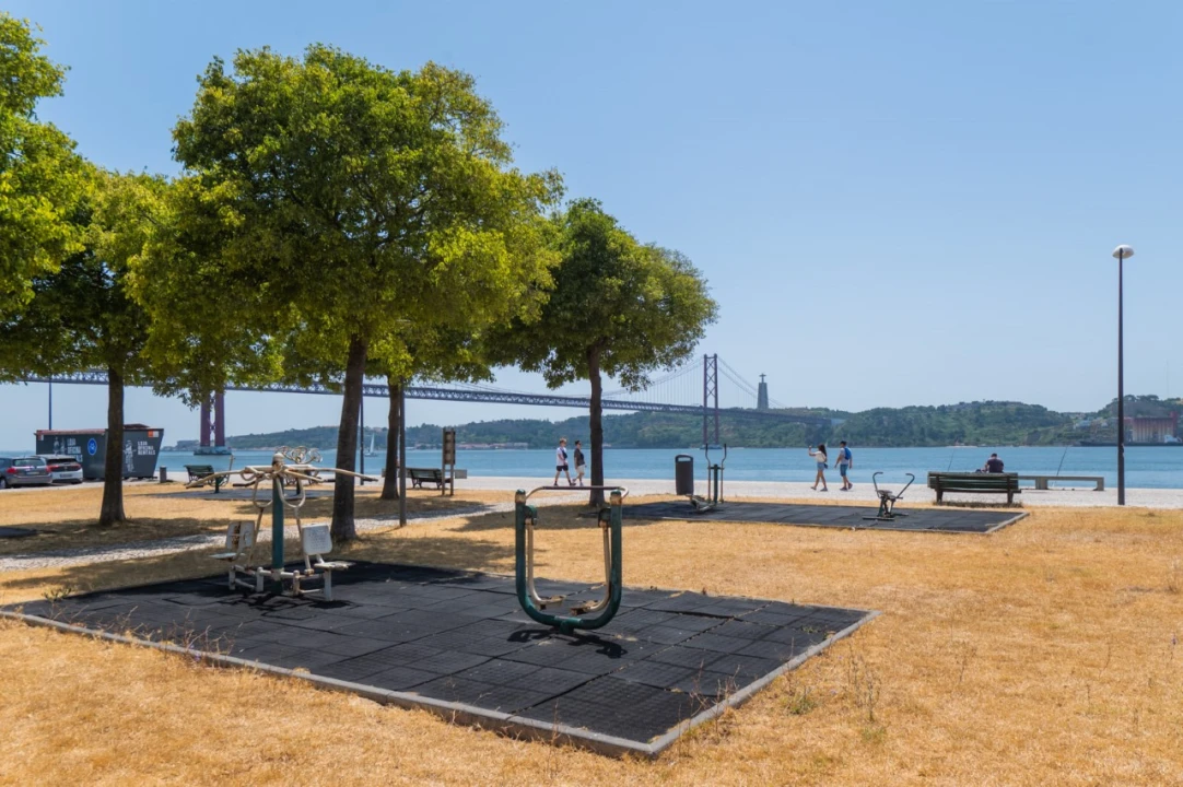 Apartamento T2 para Arrendamento em Ajuda Foto 49