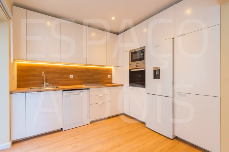 Apartamento T2 para Arrendamento em Ajuda Foto 2