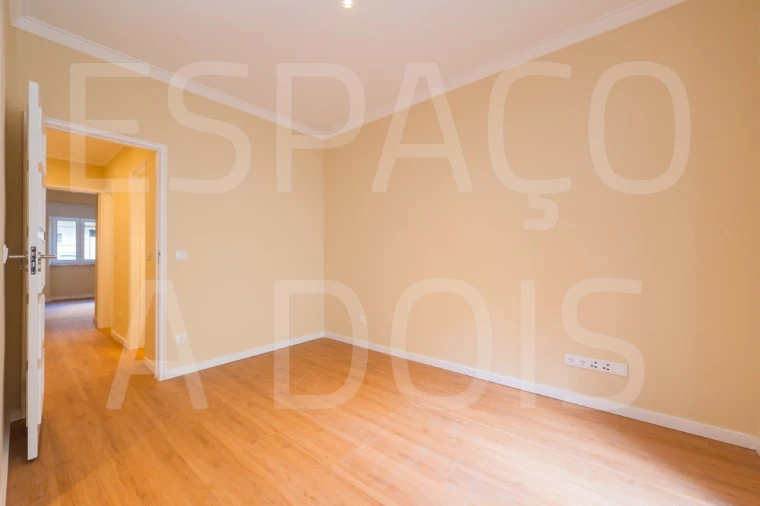 Apartamento T2 para Arrendamento em Ajuda Foto 5