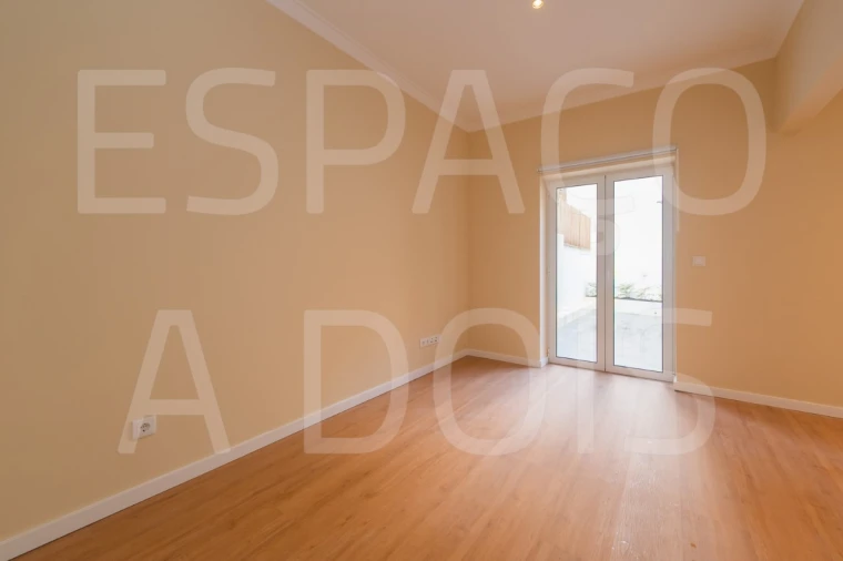 Apartamento T2 para Arrendamento em Ajuda Foto 6