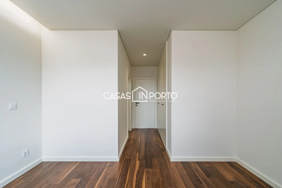 Apartamento T4 para Venda em Mafamude e Vilar do Paraíso Foto 33