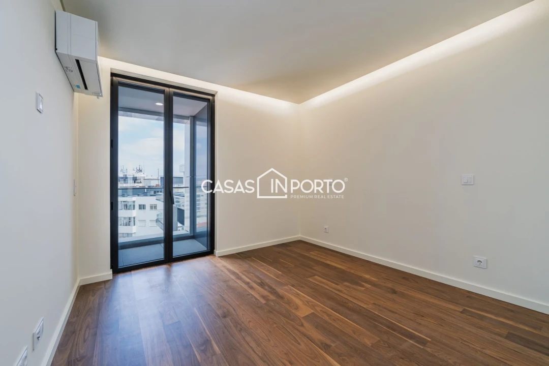 Apartamento T4 para Venda em Mafamude e Vilar do Paraíso Foto 29