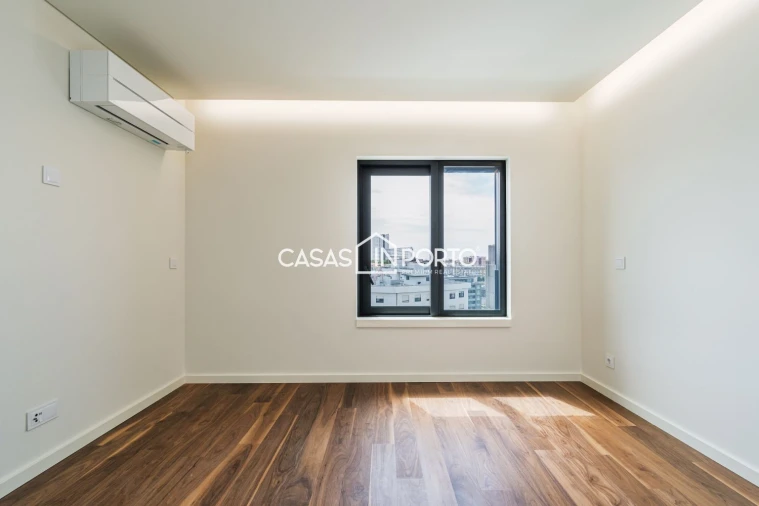 Apartamento T4 para Venda em Mafamude e Vilar do Paraíso Foto 32