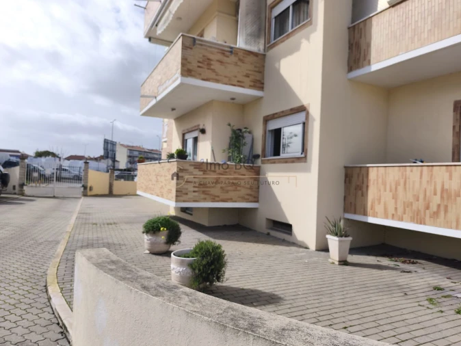 Apartamento T3 para Venda em Samora Correia Foto 47
