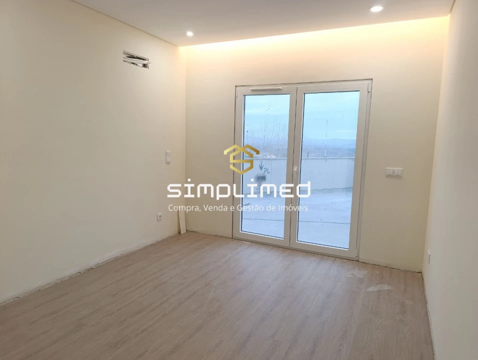 Apartamento T3 para Venda em Covilhã e Canhoso Foto 2