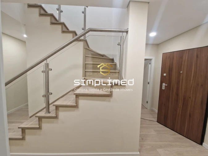 Apartamento T2 para Venda em Covilhã e Canhoso Foto 7