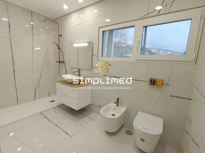 Apartamento T1 para Venda em Covilhã e Canhoso Foto 24