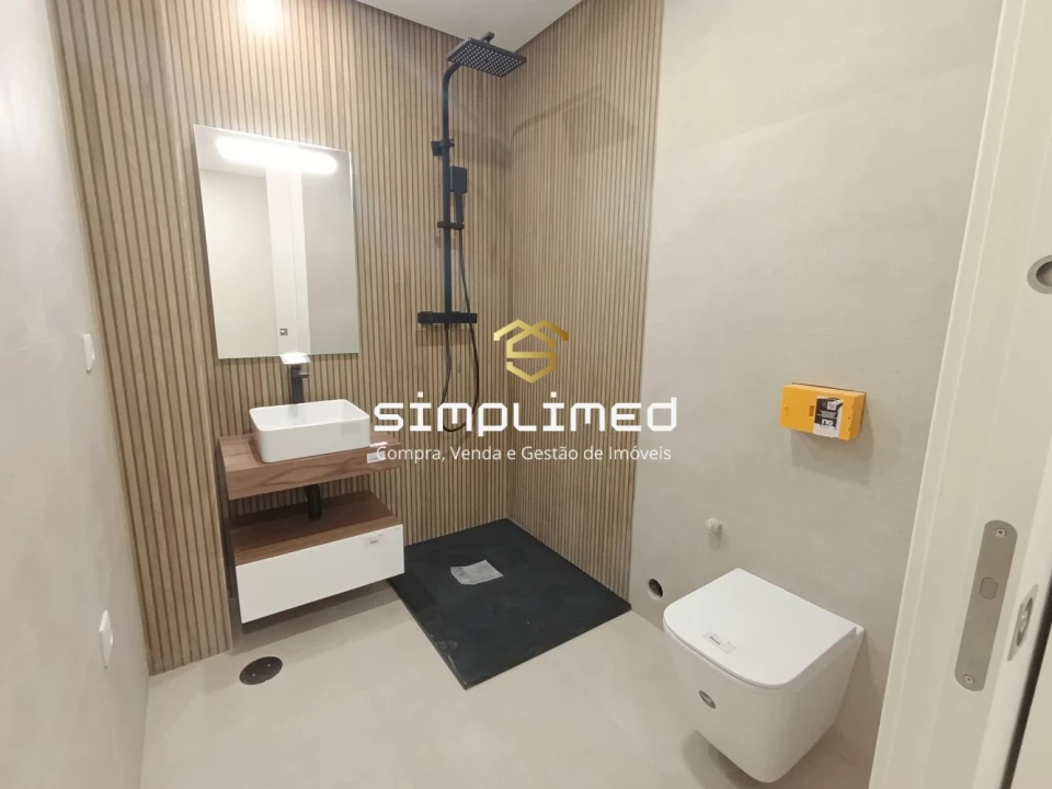 Apartamento T1 para Venda em Covilhã e Canhoso Foto 25