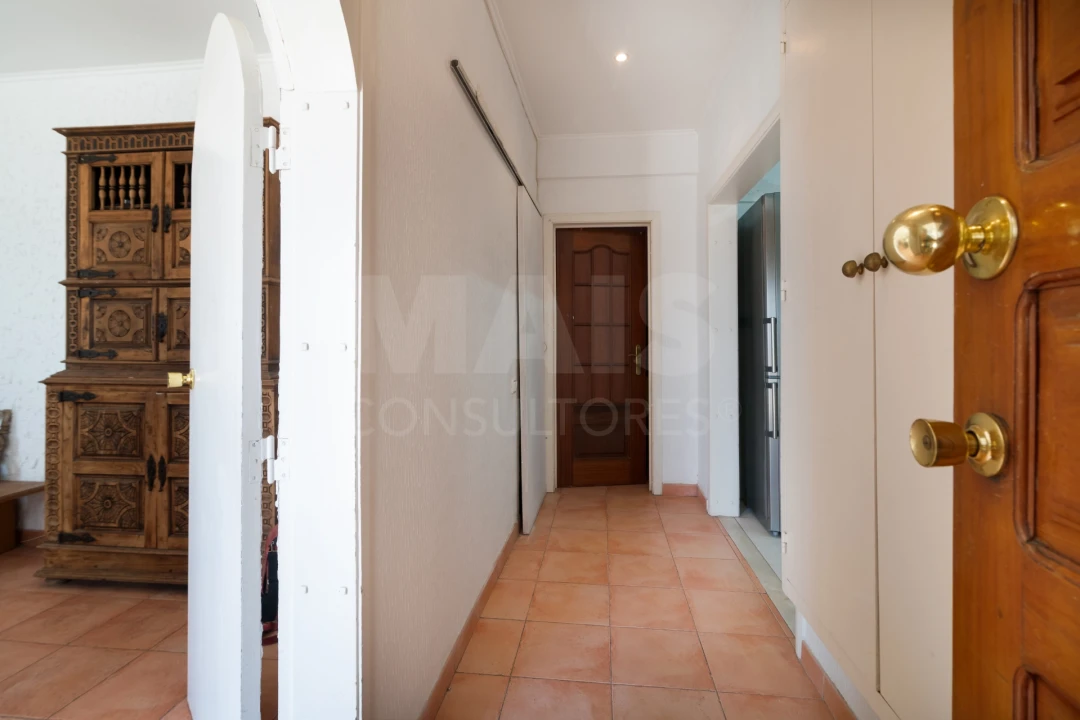 Apartamento T4 para Venda em Mina de Água Foto 11