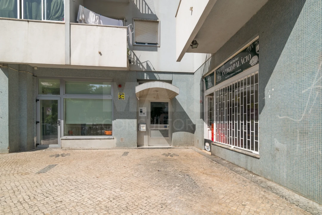 Apartamento T4 para Venda em Mina de Água Foto 9