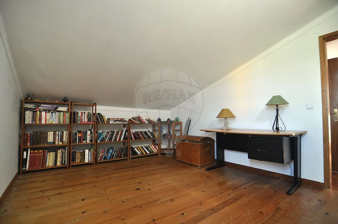 Moradia T4 para Venda em Santo Quintino Foto 42