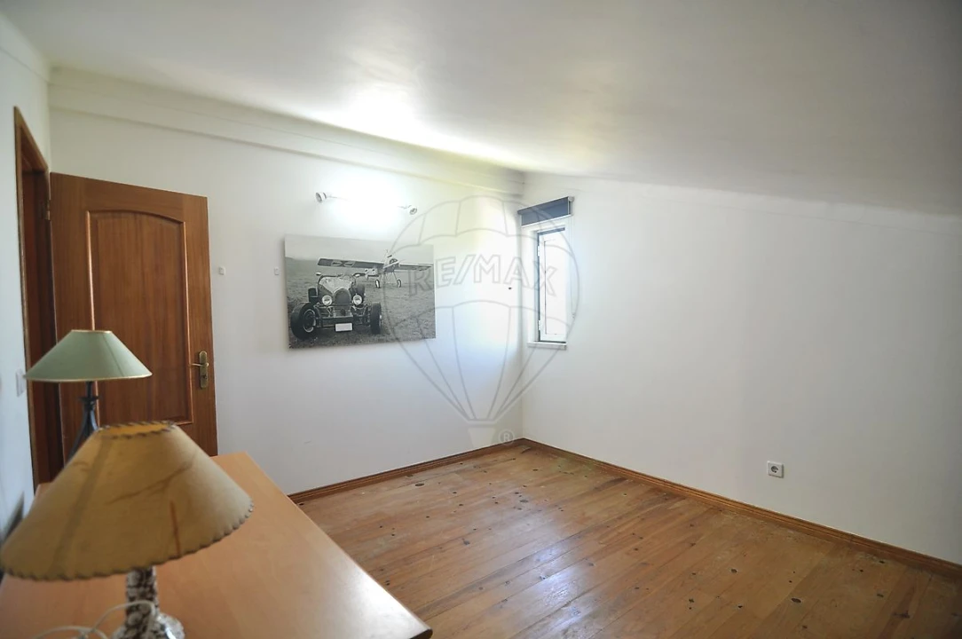 Moradia T4 para Venda em Santo Quintino Foto 41