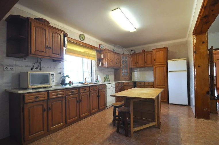 Moradia T4 para Venda em Santo Quintino Foto 9