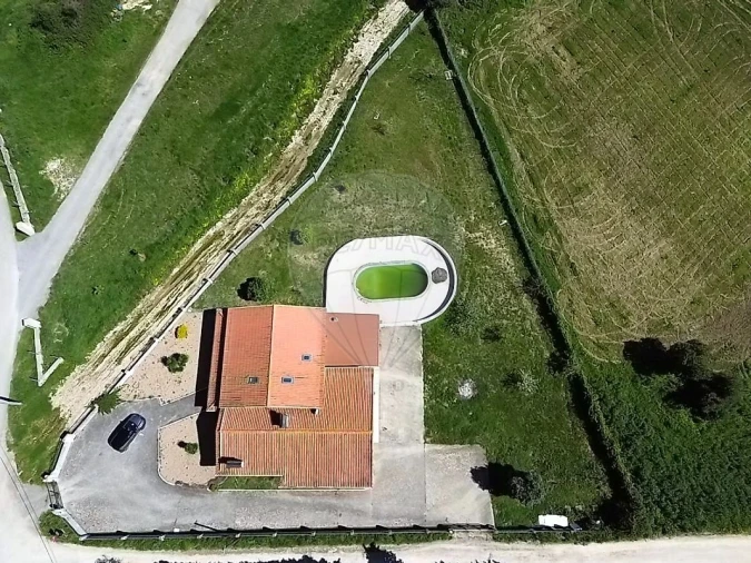 Moradia T4 para Venda em Santo Quintino Foto 5