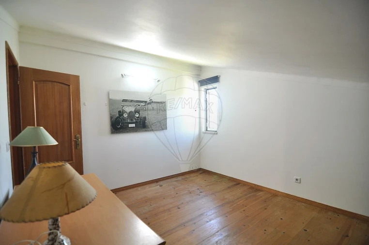 Moradia T4 para Venda em Santo Quintino Foto 41