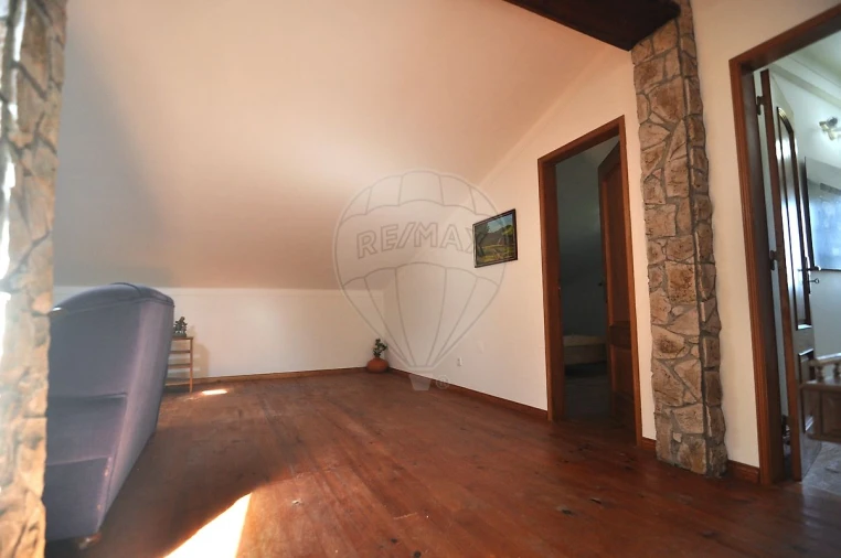 Moradia T4 para Venda em Santo Quintino Foto 50