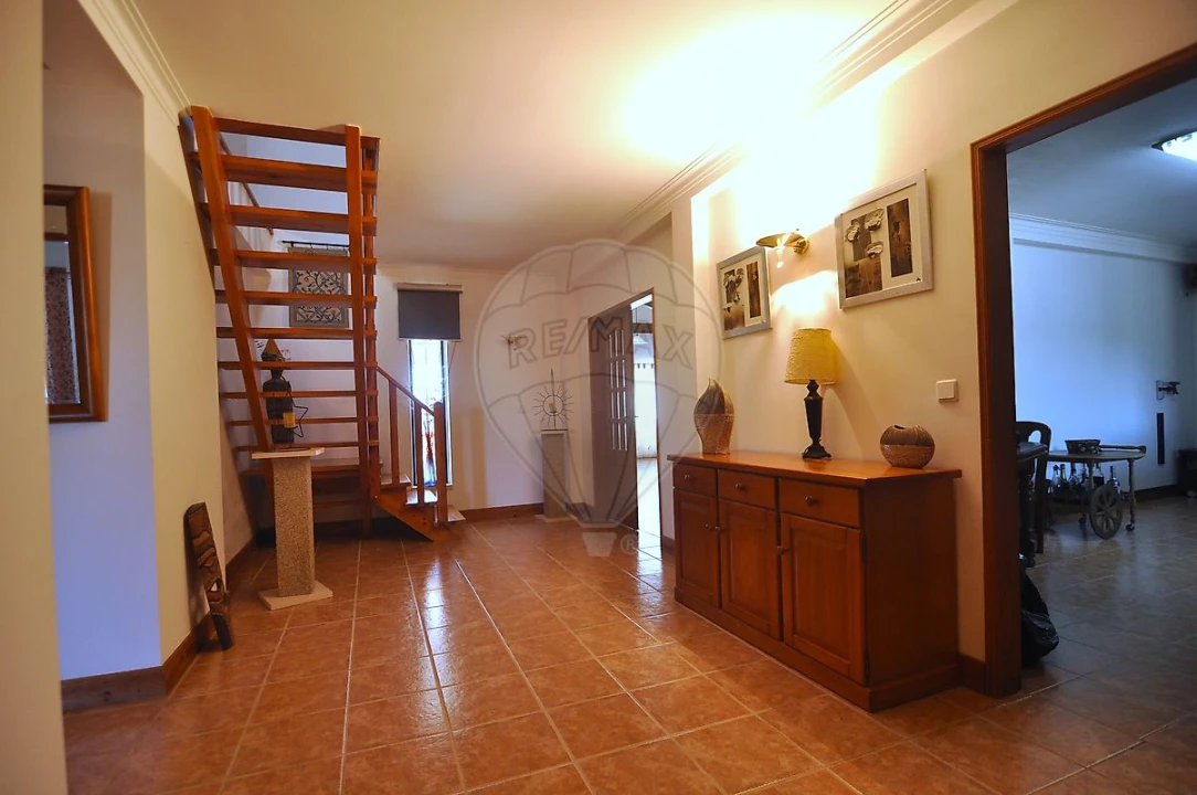 Moradia T4 para Venda em Santo Quintino Foto 38