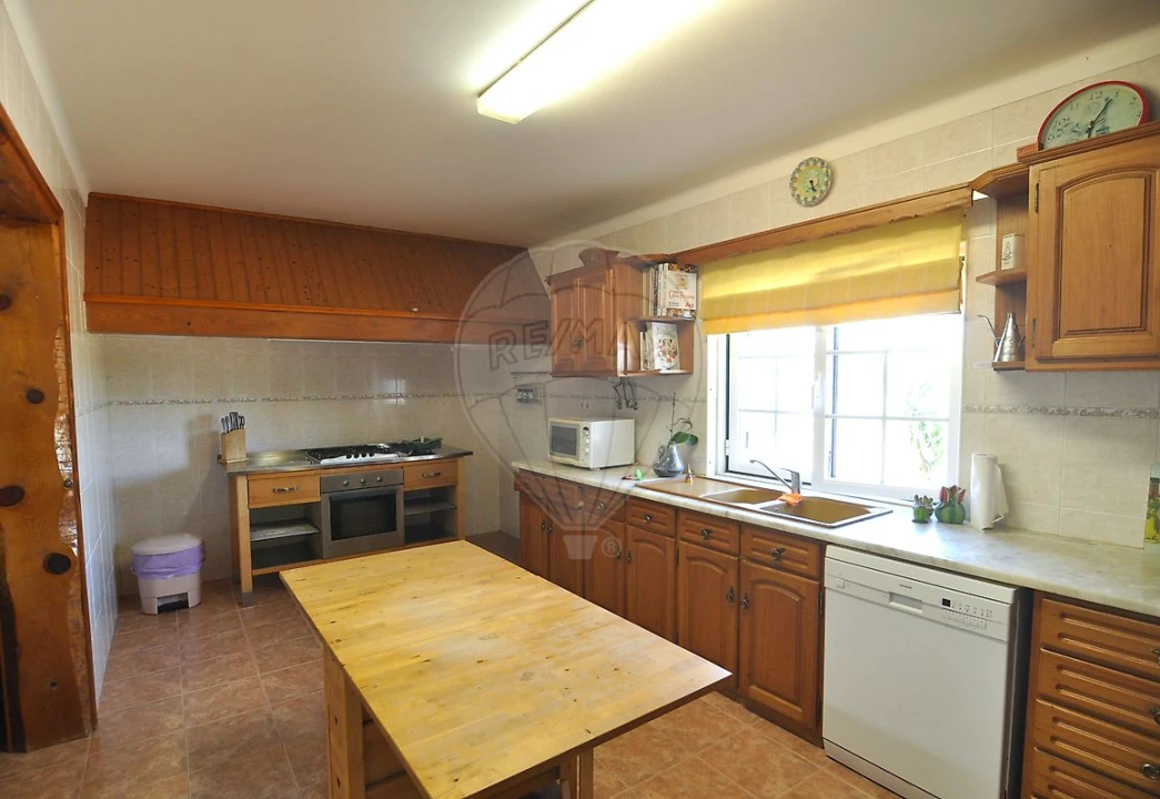 Moradia T4 para Venda em Santo Quintino Foto 11