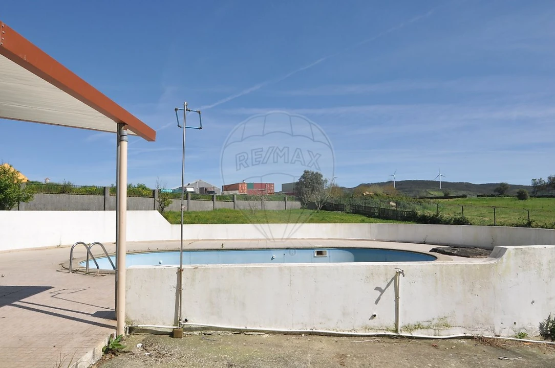 Moradia T4 para Venda em Santo Quintino Foto 25