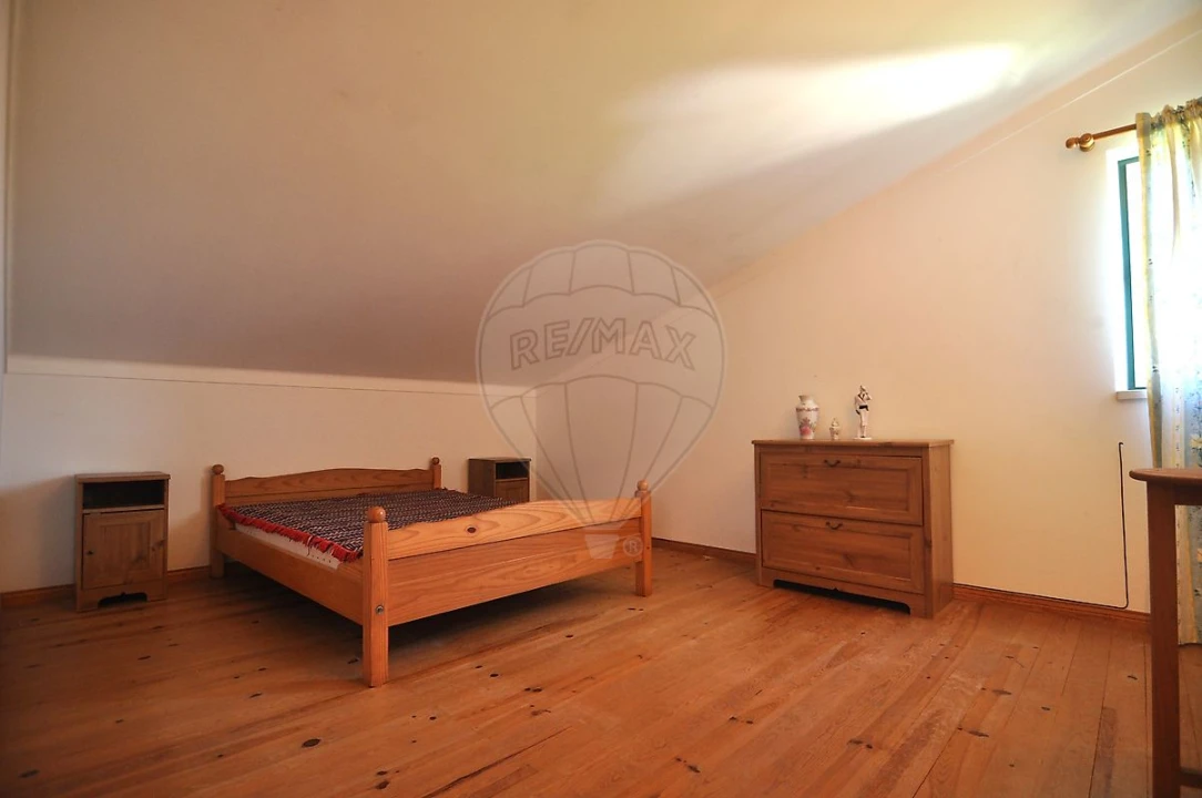 Moradia T4 para Venda em Santo Quintino Foto 43