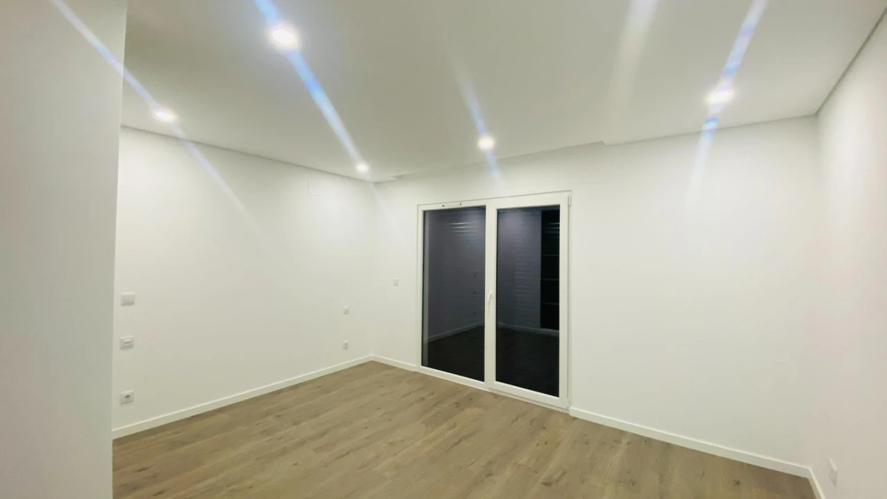 Moradia T4 para Venda em Fernao Ferro Foto 20