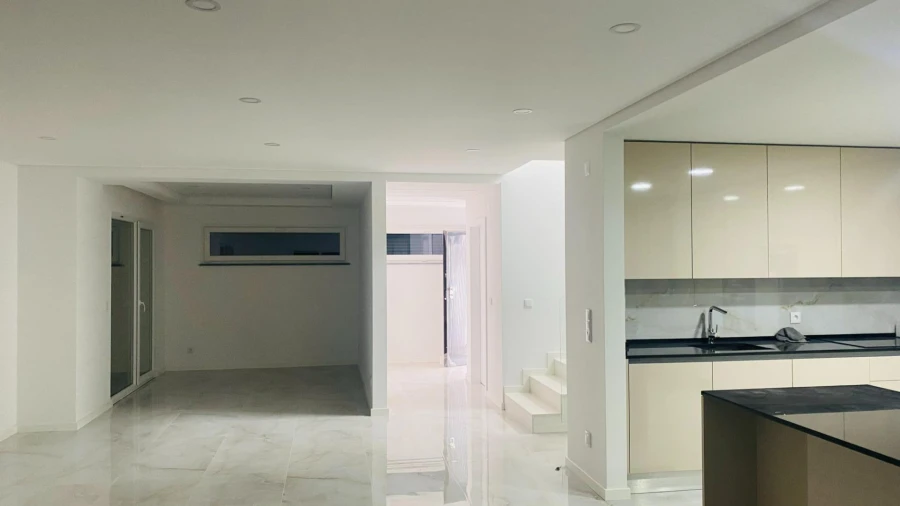 Moradia T4 para Venda em Fernao Ferro Foto 15