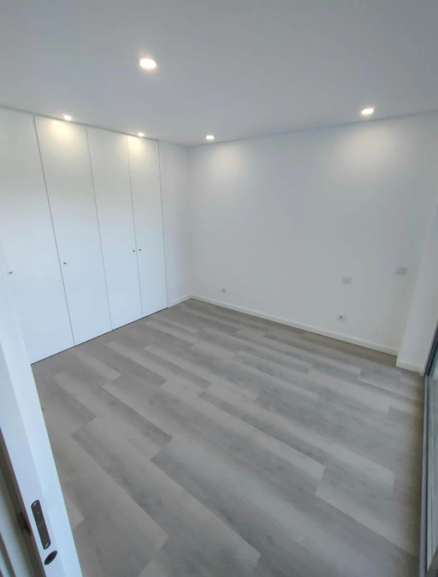 Moradia T4 para Venda em Fernao Ferro Foto 18