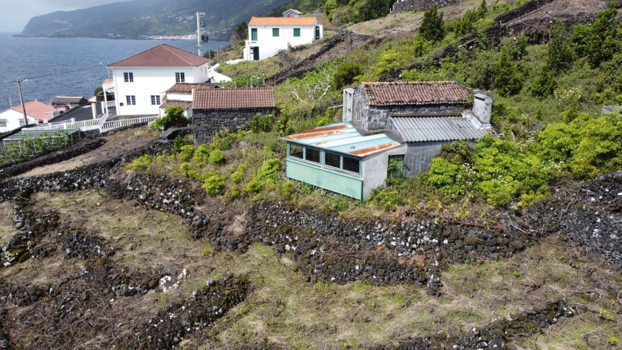 Moradia T1 para Venda em Lajes do Pico Foto 14