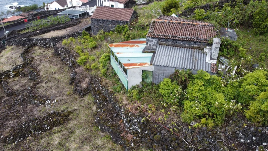 Moradia T1 para Venda em Lajes do Pico Foto 5