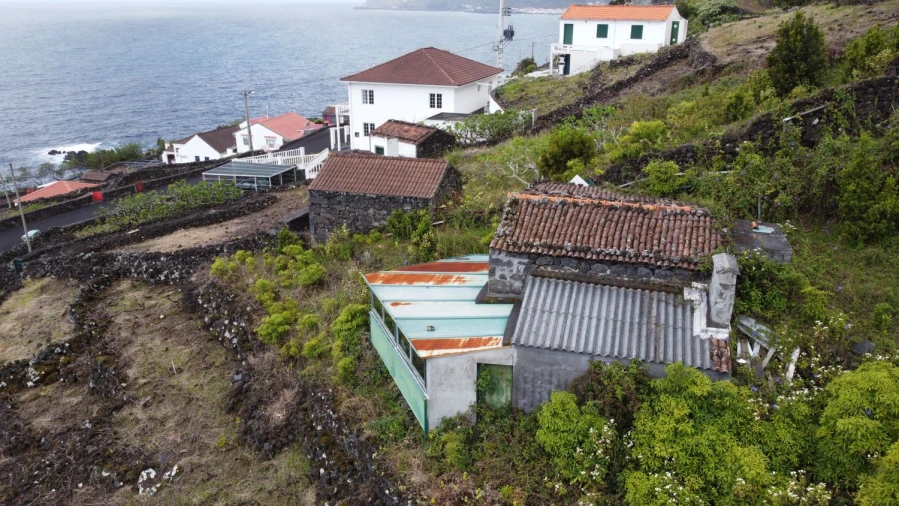 Moradia T1 para Venda em Lajes do Pico Foto 6