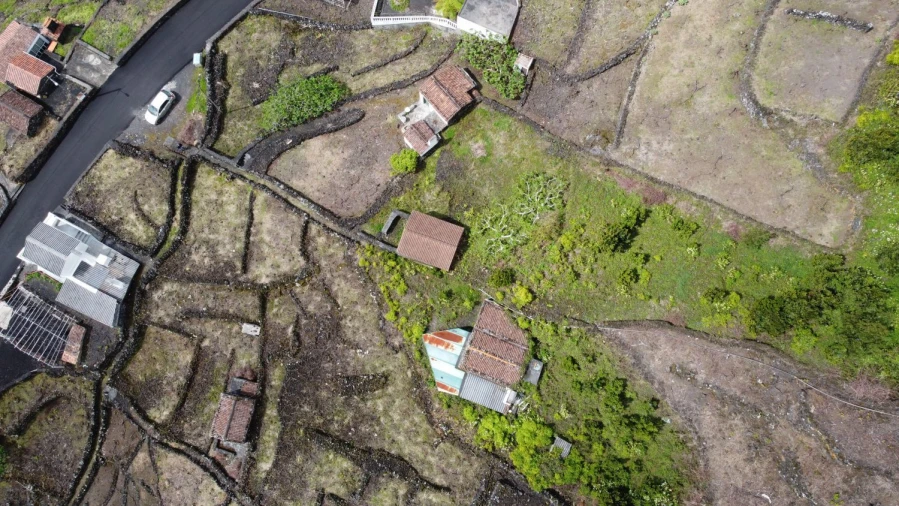 Moradia T1 para Venda em Lajes do Pico Foto 8