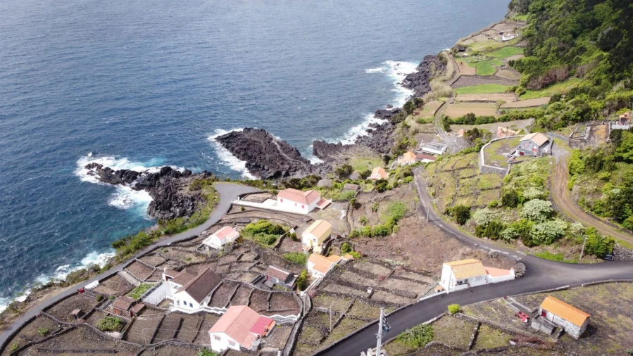 Moradia T1 para Venda em Lajes do Pico Foto 9