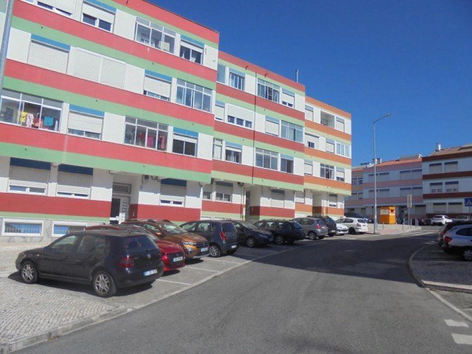 Apartamento T2 para Venda em Rio de Mouro Foto 4