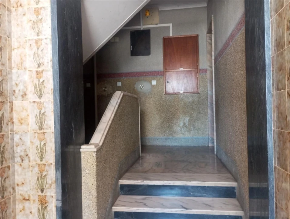 Apartamento T1 para Venda em Rio de Mouro Foto 2