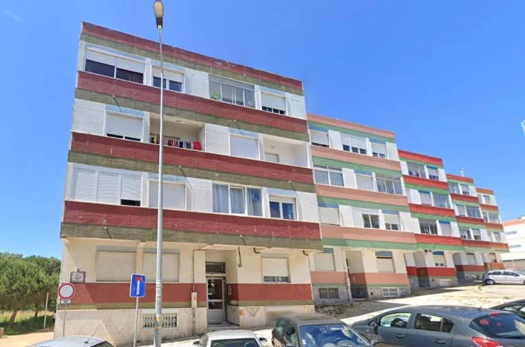 Apartamento T1 para Venda em Rio de Mouro Foto 5