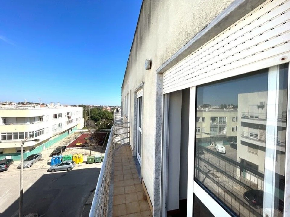 Apartamento T4 para Venda em Charneca de Caparica e Sobreda Foto 7