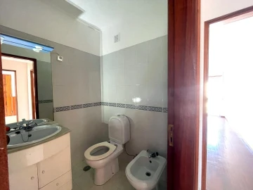 Apartamento T3 para Venda em Charneca de Caparica e Sobreda
