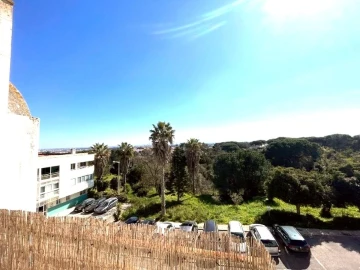 Apartamento T3 para Venda em Charneca de Caparica e Sobreda