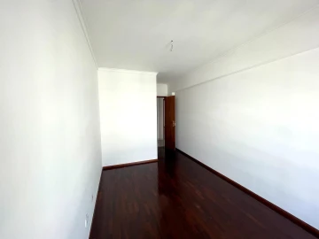 Apartamento T3 para Venda em Charneca de Caparica e Sobreda