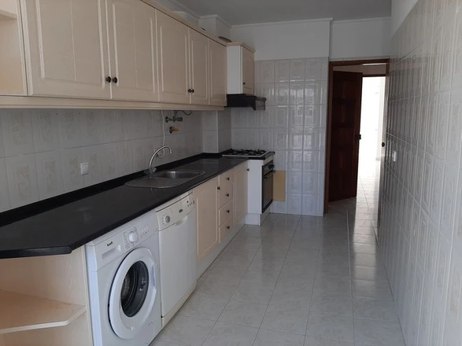 Apartamento T4 para Venda em Charneca de Caparica e Sobreda Foto 15