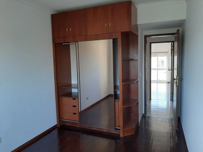 Apartamento T4 para Venda em Charneca de Caparica e Sobreda Foto 9