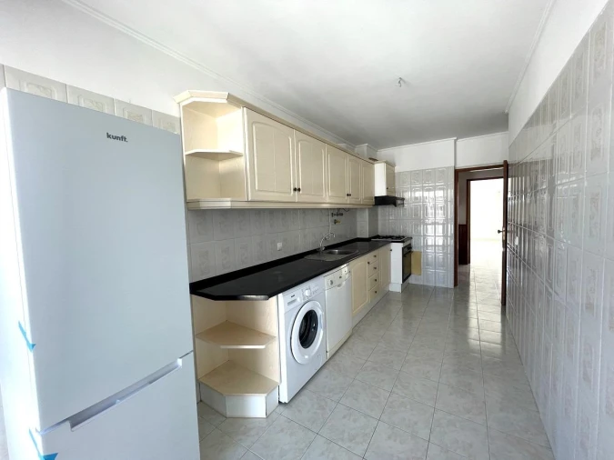 Apartamento T3 para Venda em Charneca de Caparica e Sobreda Foto 6