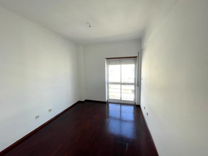 Apartamento T3 para Venda em Charneca de Caparica e Sobreda Foto 9