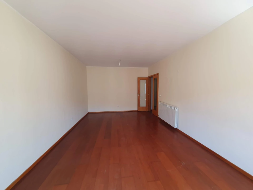 Apartamento T2 para Venda em Oliveira do Douro Foto 4