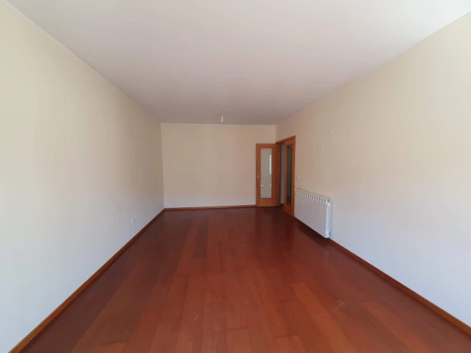 Apartamento T2 para Venda em Oliveira do Douro Foto 4