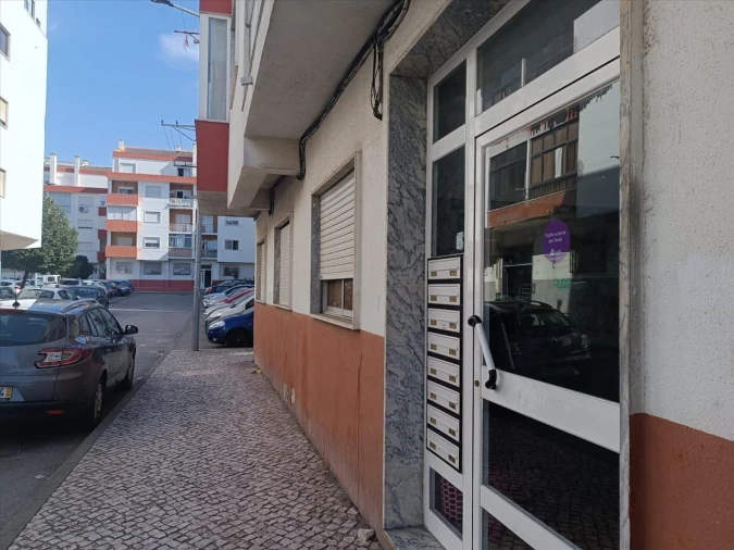 Apartamento T3 para Venda em Amora Foto 3