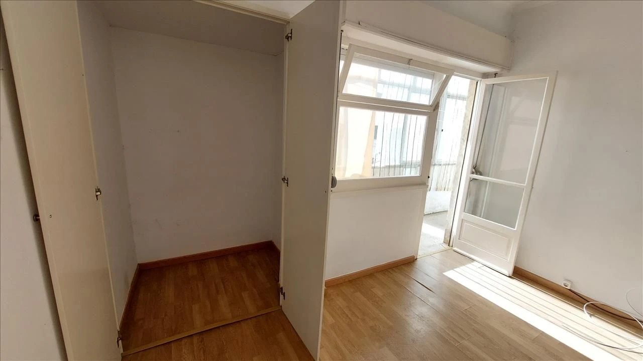Apartamento T2 para Venda em Massamá e Monte Abraão Foto 8