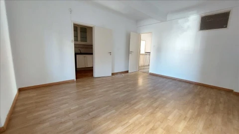 Apartamento T2 para Venda em Massamá e Monte Abraão