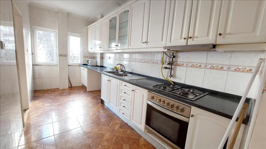 Apartamento T2 para Venda em Massamá e Monte Abraão Foto 6