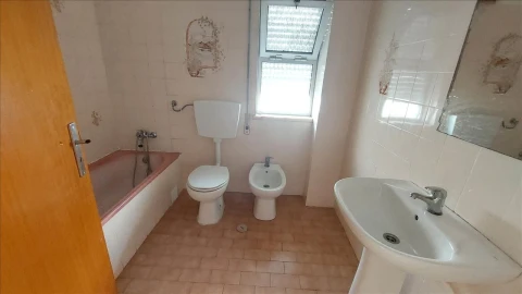 Apartamento T2 para Venda em Agualva e Mira-Sintra